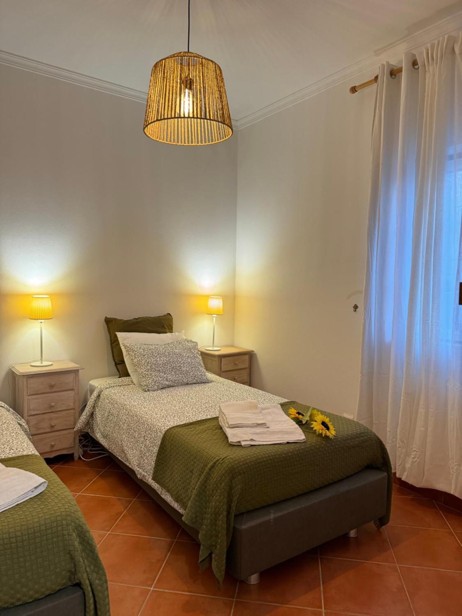 Quarto Duplo Com Terraco E Casa De Banho Privativa - Em Casa De Praia Em Almograve - Trilho Dos Pescadores Odemira Exterior foto